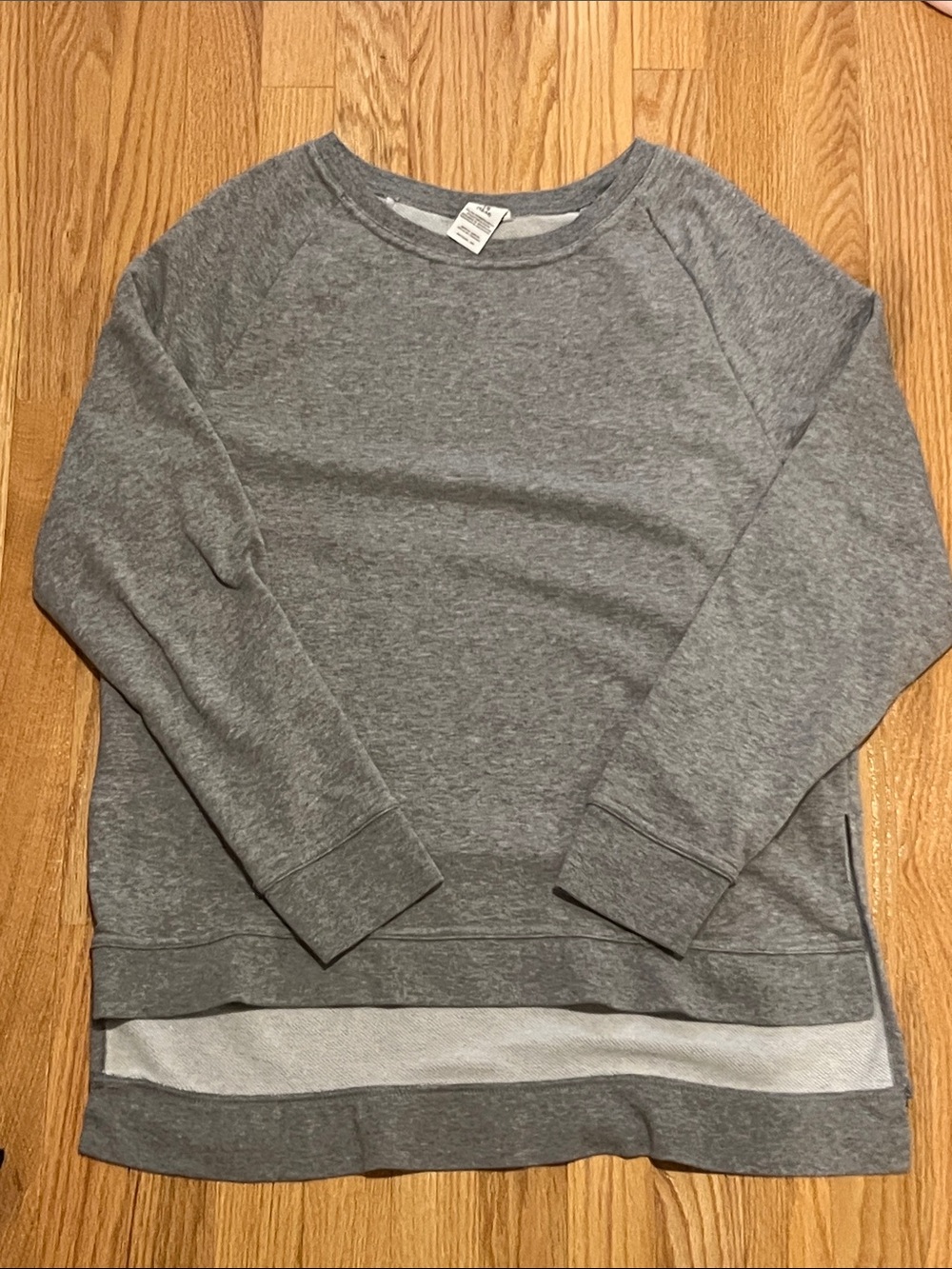 Women’s Gray Crewneck Sweatshirt